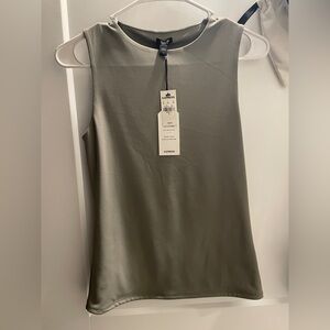 NWT Express Body Contour Tank